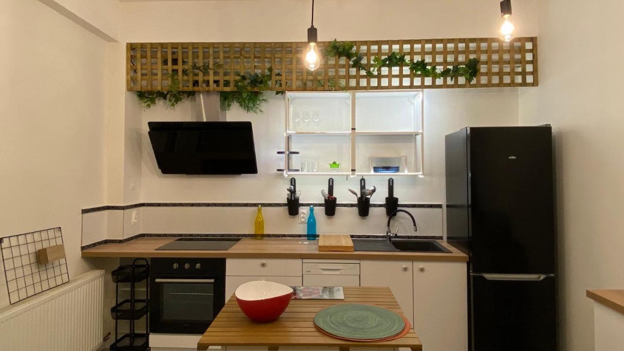 ניורט La Maison D'Angelique - Colocation Hoteliere A 150M Gare Tgv- Grande Cuisine Equipee & Salon - Fibre - Netflix מראה חיצוני תמונה